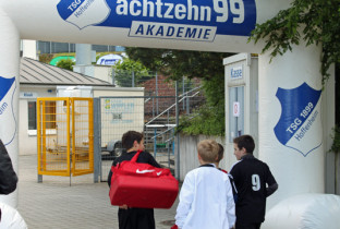 TSG 1899 Hoffenheim Tag der offenen Tuer KidZ Akademie01